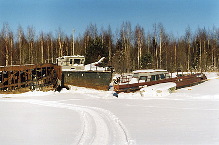 Замерзшие лодки